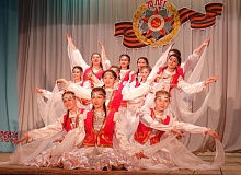 Танцевальный коллектив "Зазеркалье"